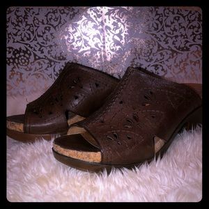 NWOT Nurture Billie Clog Sandals